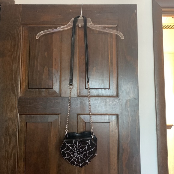 NWOT crossbody mini black heart spiderweb bag 🖤 🕸️ - Picture 2 of 9